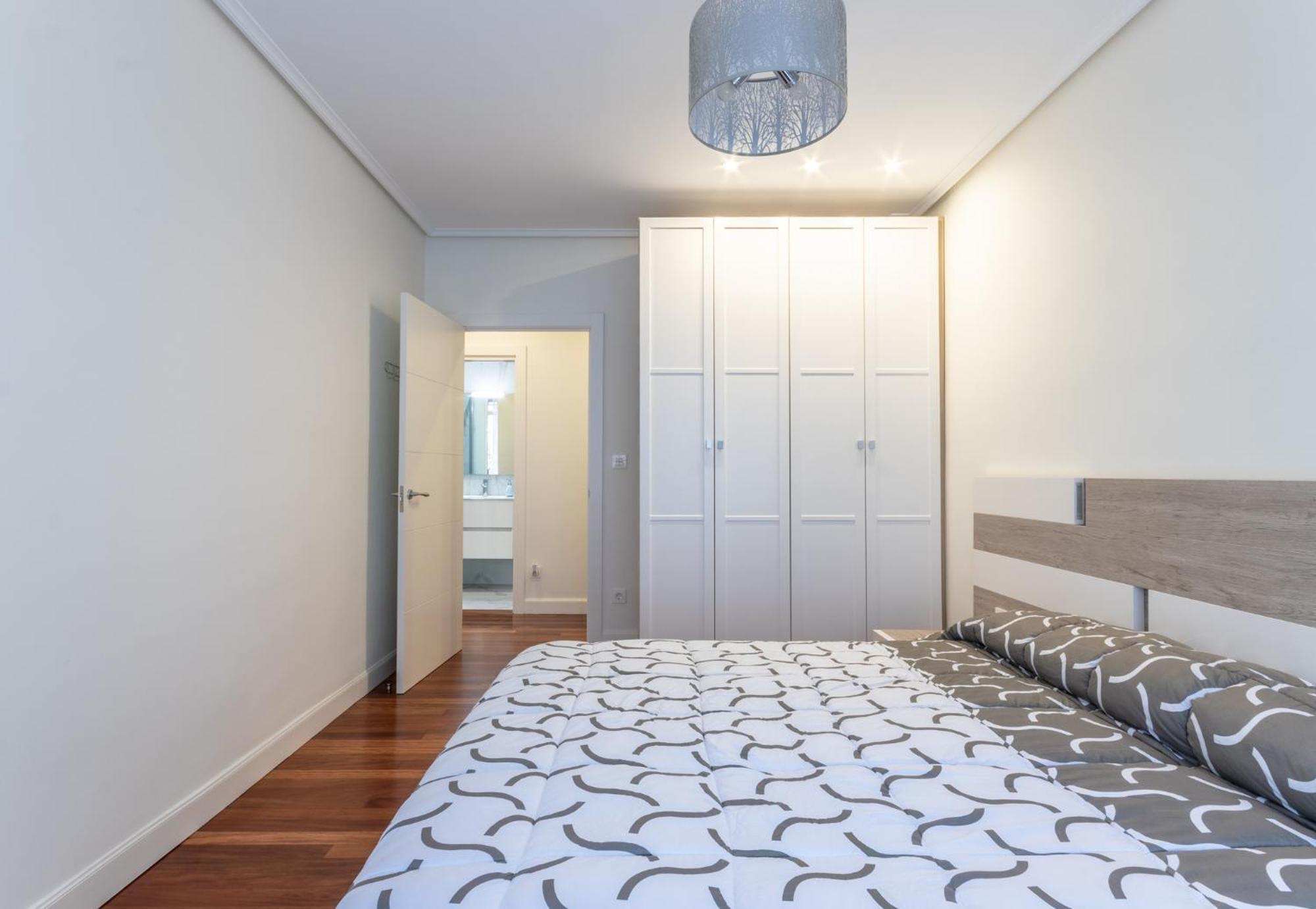 Apartamento En Indautxu بلباو المظهر الخارجي الصورة